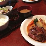 KoKoRotake 老松通り - 料理写真:ステーキのランチを食す。肉はさておき店内は清潔でホスピタリティも良い。肉はさておき。