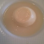 レストラン アラジン - ホワイトアスパラガスのムースと新玉ねぎのスープ 2013-5