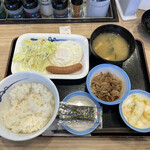 Matsuya - ソーセージエッグ定食（税込み４２０円）