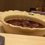 鮨 しゅんじ - 赤身が目の前で漬けに。
