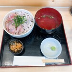 ○屋 - 定食　税込1000円  ＋のフライが無くても他店ではこの価格で出せるかどうか