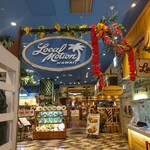 Shabuyou - 1階にはハワイの食品・雑貨店を集めた「ハワイアンタウン」もあります。