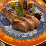 割烹一文 - サワラさわら鰆、触らせねーぞ