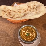 恆河 河口湖店 - ナンは大きい