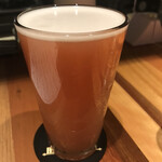 ヒマラヤテーブル - フランボワーズ(鬼伝説:北海道)。フルーツビールってジュースみたいと評されることがありますが、この一杯はフルーツ感がありながらもしっかりビール。意外と飲みごたえもありますよ♪