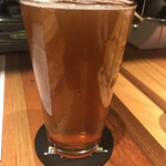 ヒマラヤテーブル - イングリッシュビター(大山G:鳥取)。3.5%とアルコール度数は抑えながら、しっかり苦味を残した一杯。とは言えIPAのような苦味とかではなく、とっつきやすさもあり飲み手を選ばない(^^)