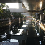 ラーメン 三亀 - 三吉橋から中村川の上流方向