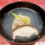 よし村 - ［汁物］蛤・能登椎茸