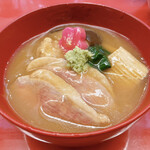 よし村 - ［煮物］治部(じぶ)煮
                                石川県の武家料理。鴨肉やすだれ麩、加賀野菜を煮たもの。とろみがあり、醤油ベースの甘味のある味で山葵と共に頂きました。