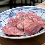 焼肉のあじまる - お芋豚(宮崎産)コメカミ