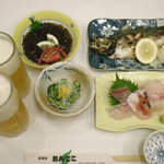 居酒屋 おんでこ - 店のおすすめ・晩酌セットです。ビールと日本海の新鮮な海の幸が味わえますよ。
