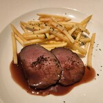 カンティーヌ アリ・バブ - 牛肉のロースト 黒胡椒風味  ポテトフライ