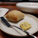 馳走西健一 - パン 海藻を練り込んだバター