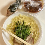 つけ麺本舗 辛部 - のり かつお 半玉