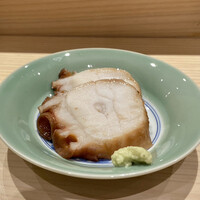 鮨処たけ原 - 北海道 水蛸の旨煮
                    太くて大きな水蛸の足です！
                    塩で揉んで叩いてもこの弾力の強さは凄い！
