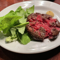 カルネジーオ イースト - 