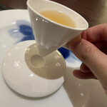 家寶 跳龍門 - 自立しないスープの器。丸鶏を5時間コトコト煮込んだスープ