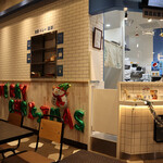 Bb.q OLIVE CHICKEN cafe - 