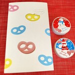 ヒトツブカンロ - 「グミッツェル」と「ウインターホリデーの小さな缶サンタ」