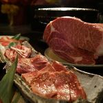 Sumibi Yakiniku Yakiniku No Gansan - 当店自慢のお肉