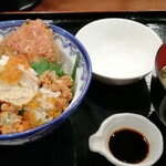 海鮮問屋 村上水産 鮮魚部 - 親かに丼、あさりの味噌汁