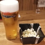 Yumesakaba Shimamura - 生ビールとお通し(パスタサラダ)