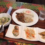 タイ キッチン - ガパオカイダオランチ