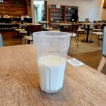 レンブラントスタイル札幌 - 牛乳