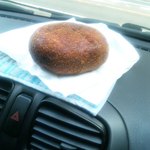 プラス１ - カレーパン（ちょっと潰れてしまったが本当はボール型）