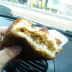 プラス１ - カレーパン断面（カレーみっしりで噛むと溢れる）