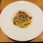 アマルフィイ ノベッロ - 釜揚げしらすと季節野菜のビアンコ スパゲッティーニ　ゆず風味