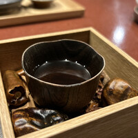 中華寝台 - いつもの香辛料の香りといただくお茶で、胃を温めてスタートです。