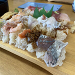 金寿司 地魚定 - ◎ 12時迄の限定握り¥1.100(味噌汁付)
　※12時迄に記帳していれば食べれるようです