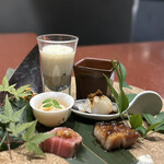 中華寝台 - こちらも定番の中華八寸。この日は、棒棒鶏が美味。