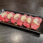 本格焼肉 寿香苑 あまつぼ - ヒレニンニク