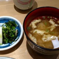 新宿割烹 中嶋 - 割烹 中嶋 ＠新宿 ランチに付く薄味の味噌汁と漬物