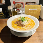 麺屋 ねむ瑠 - 濃厚烏賊(イカ)担々麺 950円
            ※毎日18:00から1日20食限定販売
            2022年12月14日