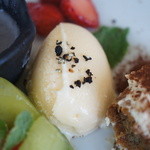 イロナキカゼ - ［2013.05］このショウガのアイスに黒胡椒をのせているところがいい！