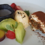 イロナキカゼ - ［2013.05］デザート盛り合わせ。