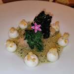 ラ・ベ - 帆立貝柱のマリネ 　フルールドセル 
      　カリフラワークリーム 　柚子ヴィネグレット⁡