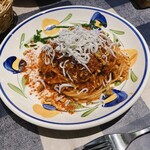 トラットリア ポルコロッソ - シラスのトマトソースパスタ