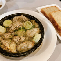 コメール マル イ モンターニャ - 本日のアヒージョ　牡蠣