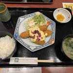 庄屋 - 料理写真:大海老フライと牡蠣フライ定食