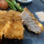 Yoshihara Shouten - 霧島オリーブ赤豚は柔らかくてしまりのある肉を付け、綺麗な霜降りが入った豚肉。   とても柔らかくて食べやすかったです。