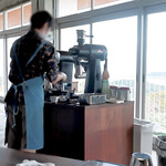山の上のロースタリ - コーヒーマシン