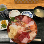 Minato Shokudou - 特選おまかせ丼（うになし）2400円