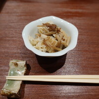 鳥匠 いし井 - 砂肝縁側(熊野地鶏)と3種茸(鮑茸、花弁茸、茶榎茸)のお浸し