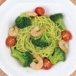 Genovese with shrimp and broccoli