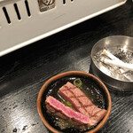 藤むら - ニンニク醤油でいただきます