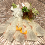 味浪漫いしがま亭 - 真鯛のお造り ¥1,540  味も盛り付けもそれなり。
